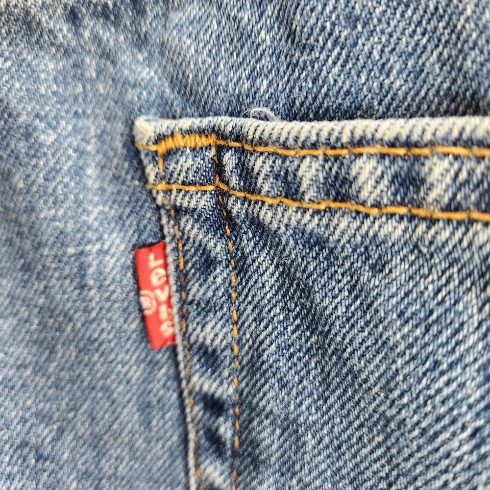 Levis 505 Jeans Men's 46X30‎ (fits 43x30) Blue 100% Straight Fit Medium Wash